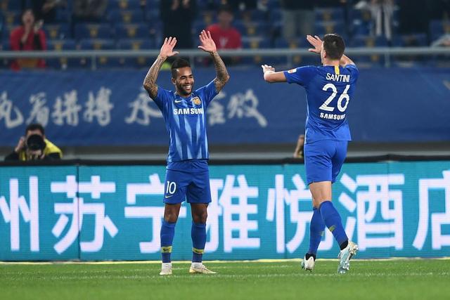 巴萨再次祝贺梅西八夺金球：我们非常爱你，里奥